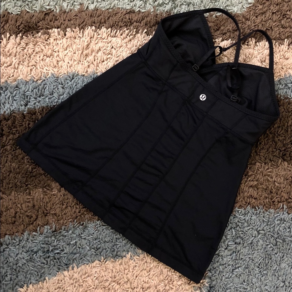 Lululemon athletica black yoga top size 6